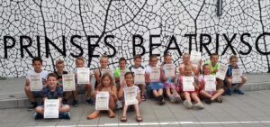 Prinses Beatrixschool reikt certificaten uit