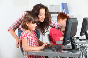 Leer kinderen vaker op te kijken van beeldscherm