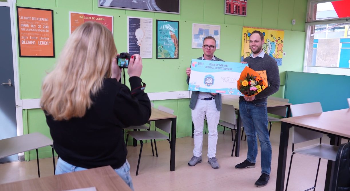 DIGI-proof cheque Nestas scholengroep